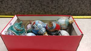 lot 1557 image: Decorative Glass Ornament Lot with Gold Metal Accents and Winter Scene Designs 5