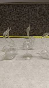 lot 1577 image: Clear Plastic Decorative Swan Figurines Set of 5
