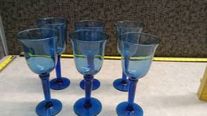 lot 1579 image: 6 Blue Glass Goblets