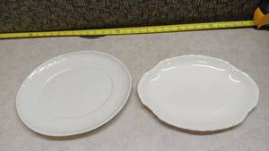lot 1581 image: White Dinner Plates 2-Pack Lot