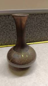 lot 1584 image: Ceramic Decorative Vase 13 inches tall