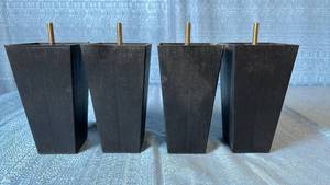 lot 2009 image: Lot of 4 Black Plastic Square Furniture Legs.