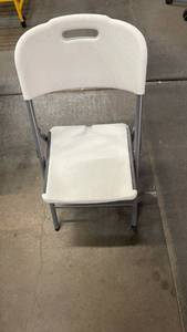 lot 3008 image: Peakform Folding Chair White