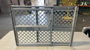lot 8023 image: Expandable Pet Gate 2-Panel 24-36 inch Height