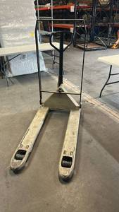 lot 8030 image: Crown Manual Pallet Jack Truck
