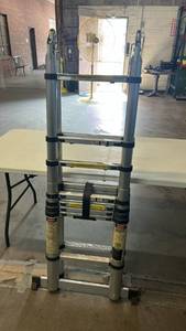 lot 8031 image: Telescoping Extension Ladder with Hinge Support Bar