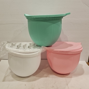 lot 5144 image: Silicone Bowl Liners for KitchenAid Tilt-Head 5QT Mixers,3pcs with Lids( TealWhitepink)