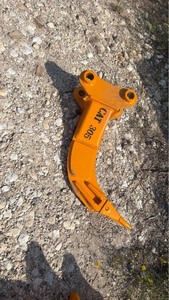 lot 8123 image: Unused Future CAT 305 Excavator Ripper Attachment