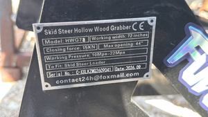 lot 8126 image: Unused Future FT-HWG72 Skid Steer Hollow Wood Grabber - 72 Inch
