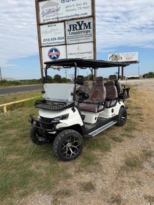 lot 1004 image: Unused SDLC100 GREY 6-Seat Electric Golf Cart - White