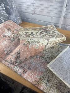 lot 2514 image: 2.5x8 Washable Runner - Valetts Color