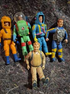 lot 8 image: Action Figures Lot 7 Pieces Spacesuits Space Theme Figures