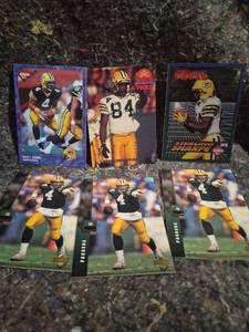 lot 30 image: Sports Cards Lot Green Bay Packers Brett Favre Sterling Sharpe 6 Cards