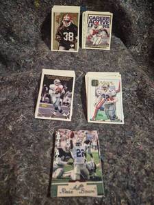 lot 37 image: 5 Incomplete Sets of Football Cards