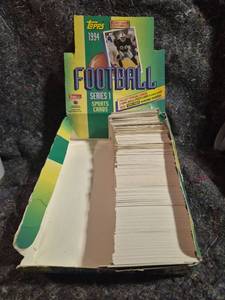 lot 39 image: Topps 1994 Football Series 1 Sports Cards Box - Incomplete