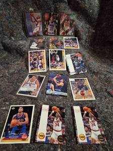 lot 41 image: NBA Basketball Trading Cards Lot 16 Cards Mixed Brands Players