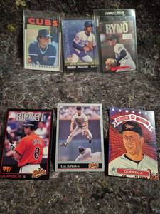 lot 203 image: Baseball Trading Cards Lot Ryne Sandberg Cal Ripken Jr 6 Cards