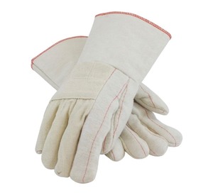 lot 83 image: Bundle of 6 Pairs of Pip 94-928G Canvas Hot Mill Glove 28 Oz Gauntlet