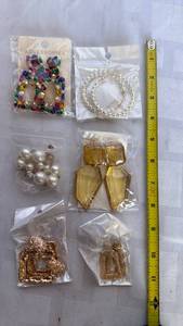 lot 765 image: Designer Fashion Jewelry Bundle