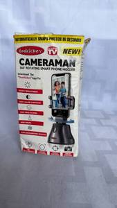 lot 772 image: DooHickey Cameraman 360° Rotating Smartphone Holder