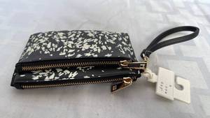lot 775 image: Designer Floral Pattern Double Zip Wristlet