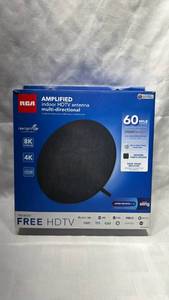 lot 815 image: RCA 60-Mile Amplified Indoor HDTV Antenna