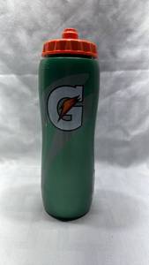 lot 816 image: Gatorade Green Sports Water Bottle