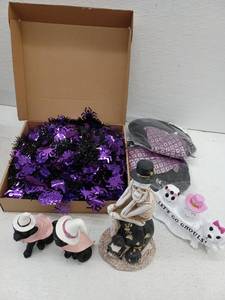 lot 10115 image: Halloween Decorations Bundle