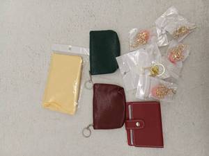 lot 10118 image: Lot Of Card Holder Keychain, Coin Pouch And More