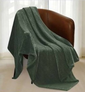 lot 10139 image: Monte & Jardin Jacquard Throw Blanket Green 60 x 70