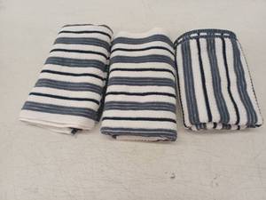 lot 10162 image: Striped Cotton Bath Towel Set, 3 Pack