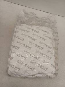 lot 11809 image: Allerease King Mattress Protector