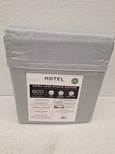lot 11825 image: Hotel Signature 800 Thread Count King Sheet Set