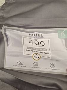 lot 11838 image: Hotel Signature Sateen 400 Thread Count King Sheet Set