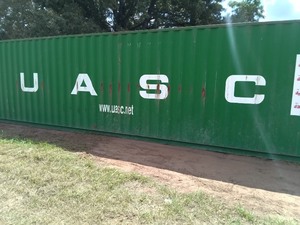 lot 75 image: Used 40 ft container with one set of end doors.