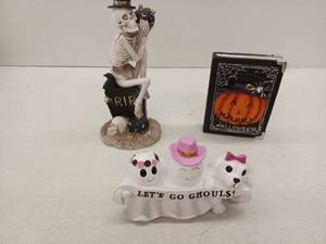 lot 12023 image: Halloween Lot
