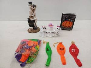 lot 12024 image: Halloween Decoration Lot