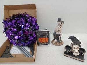 lot 12025 image: Halloween Lot
