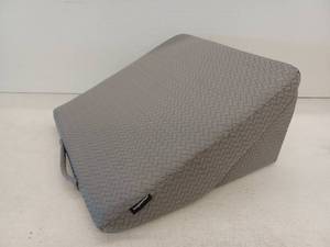lot 12049 image: Imaginarium Bed Wedge Pillow