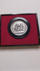 lot 533 image: Americas First Medals commemorative medal in presentation box