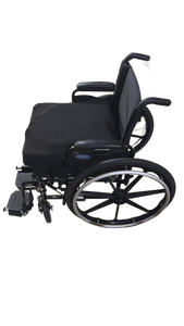 lot 52482 image: Invacare Manual Wheelchair with Footrests