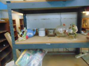 lot 3481 image: Contents of Shelf - Blue Teapot
