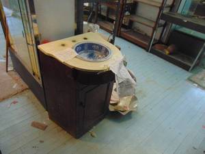 lot 3485 image: Vintage Victorian Hand Sink