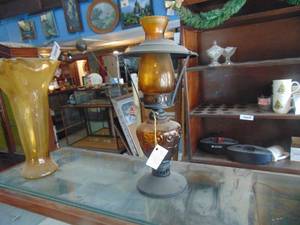 lot 3496 image: Vintage Amber Glass and Metal Lamp