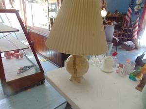 lot 3517 image: White Ball MCM Table Lamp