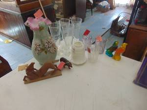 lot 3518 image: Selection of Decor - Coneburg Inn Glasses and More