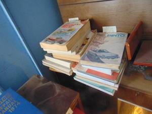 lot 3527 image: Selection of Soft Cover Chilton Manuals