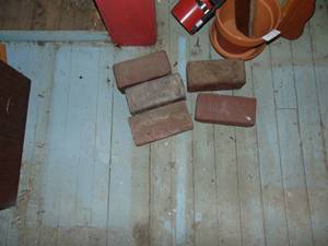 lot 3535 image: 5 Bricks - (1) Do Not Spit - others from KS. area
