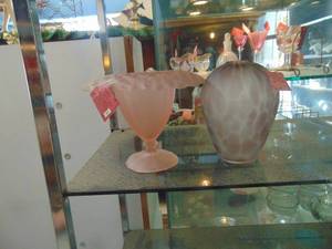 lot 3538 image: Pink Stemmed dish and Purplish Vase