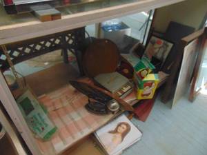 lot 3552 image: Contents of Bottom Cabinet -